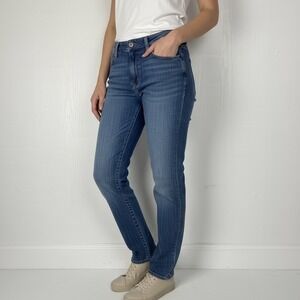 L.L.Bean Favorite Fit Jeans Womens Size 8 REG Straight Leg Denim Blue